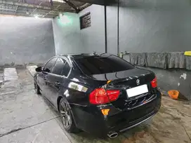 BMW E90 320i LCI i-drive edition A/T Black Istimewa