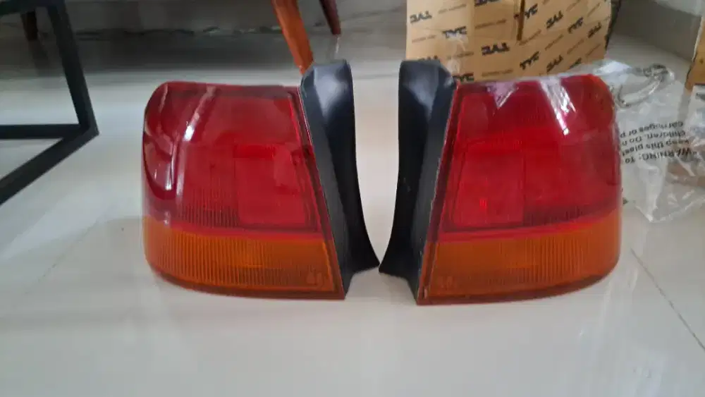 Lampu belakang Honda Civic ferio 96-98