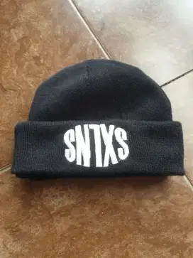 Kupluk hitam sxlns