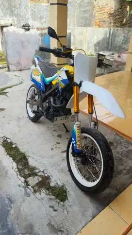 Jual motor Dtreaker dengan mesin 170 cc, Bisa nego dikit