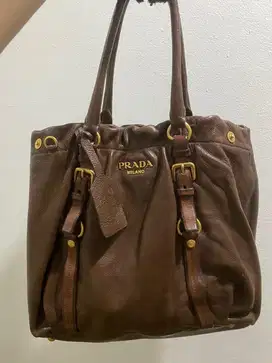 Tas wanita prada cervo brown vintage authentic (sale)