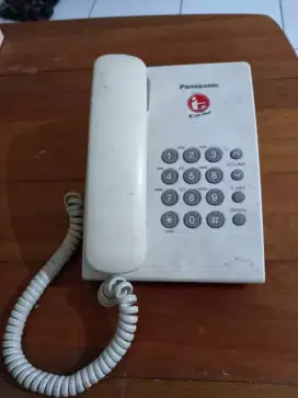 Di jual telpon merk  panasonic.  Kondisi msh  bagus  bgt.