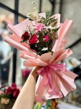 Bouquet Buket Bucket Bunga Segar Asli Fresh Flower Mawar Kado Wisuda