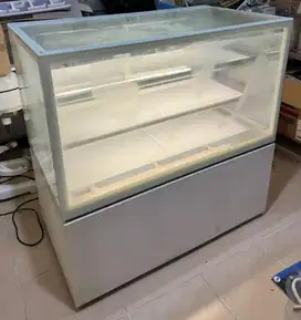 Dijual Showcase Gea Ex Bakery