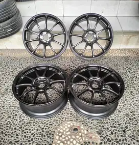 Volkrays ZE40 R19 Original Made in Japan. Ori Good Condition. 5x112