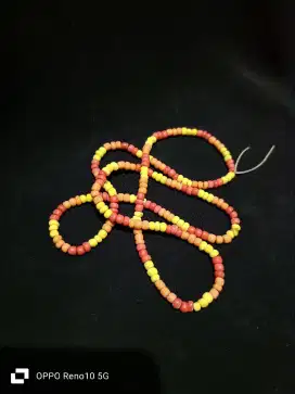 kalung manik warna warni