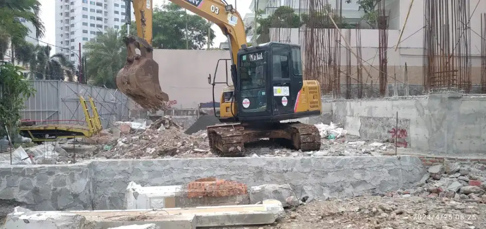 BEKO KECIL EXCAVATOR MINI EXA pc 30 KUBOTA SK 50 KOBELCO JAKARTA sany