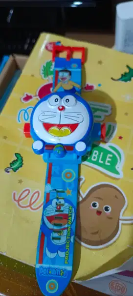 Jam tangan anak 15k doraemon + lampu senter gambar minus abis baterai