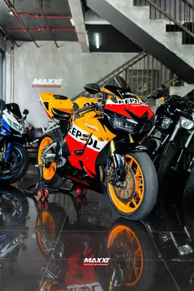 Honda CBR 600 fp repsol  cb650r  tmax  ducati v4