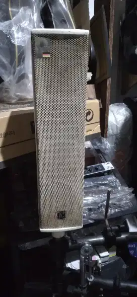 Beta three T4.4 speaker coloum