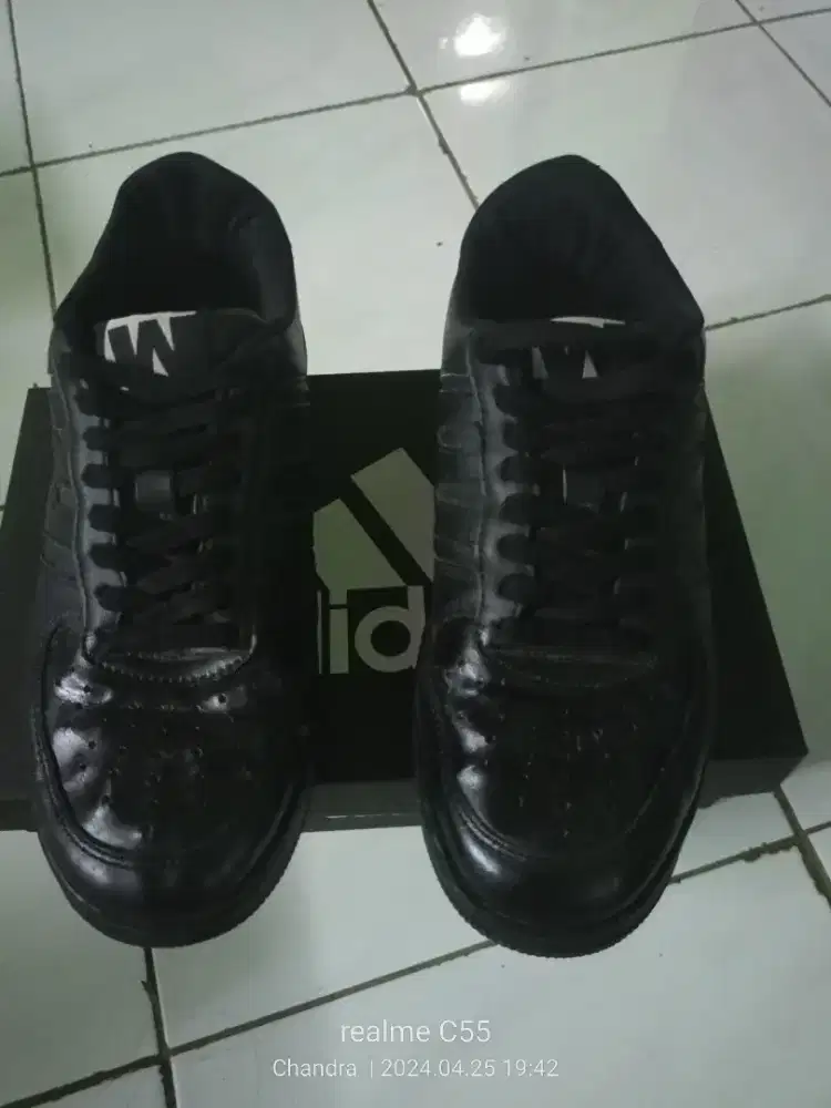 Sepatu warlocup