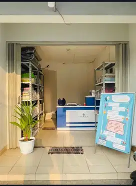 Laundry, setrika dan packing