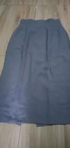 Rok panjang RATIO abu