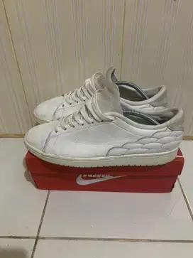 Sepatu Nike Air Jordan Center Court White uk 45 insole 29