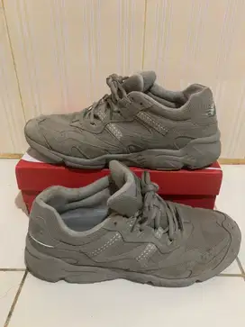 New Balance 850 Grey  uk 44 insole 28