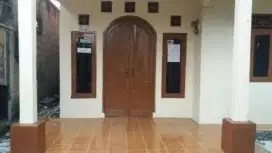 Rumah dijual cepat BU, Jalan Peusar Binong Tangerang,lippo karawaci