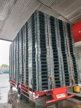 Pallet plastik bekas Pallet plastik baru