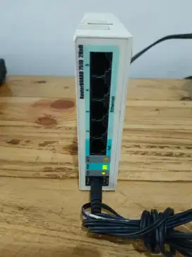 Mikrotik RB 750 R2 Port LAN Wifi Normal Bonus Modem4G