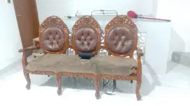 Melayani service servis sofa panggilan