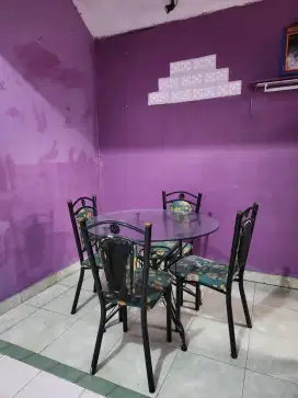 MEJA MAKAN DAN 4 KURSI