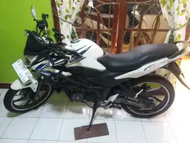CB150R OLD 2013 ( KONDISI BAGUS )