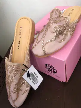 Flat shoes kondangan wisuda acara lain merek Lace Lyenelle