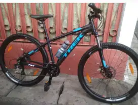 Sepeda Trek Marlin 5