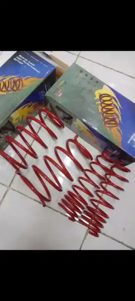 Per keong lowering kit recing ceper merk APM buat mobil Altis gen 1