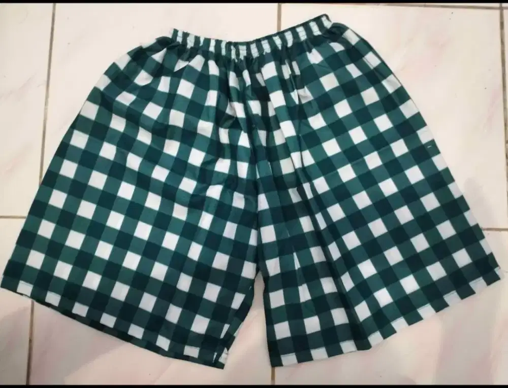 Celana Pendek Bermotif Pria 1 pcs 35k