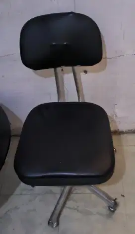 Kursi roda masih empuk