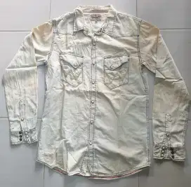 Kemeja Wrangler warna white blue