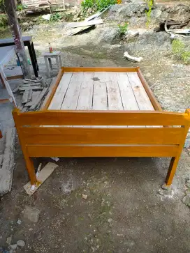 Ranjang minimalis