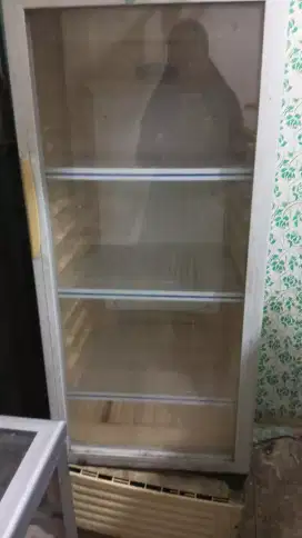 Showcase sharp 3 Rak