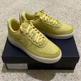 Nike Wmns Air Force 1 PRM MF - Saturn Gold - Size 39