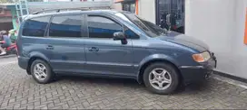 Hyundai Trajet 2.0 AT. Tahun 2001.
