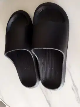 Sepatu + sandal edisi kekecilan