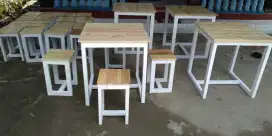 Set meja dan kursi