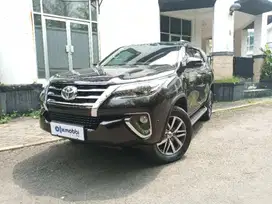 like new - TOYOTA FORTUNER 2.4 4X2 VRZ SOLAR A/T 2019 HITAM