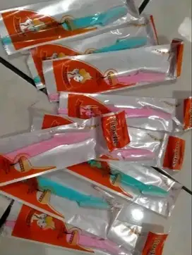 Pisau cukur alis