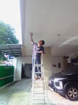 Tukang bangunan