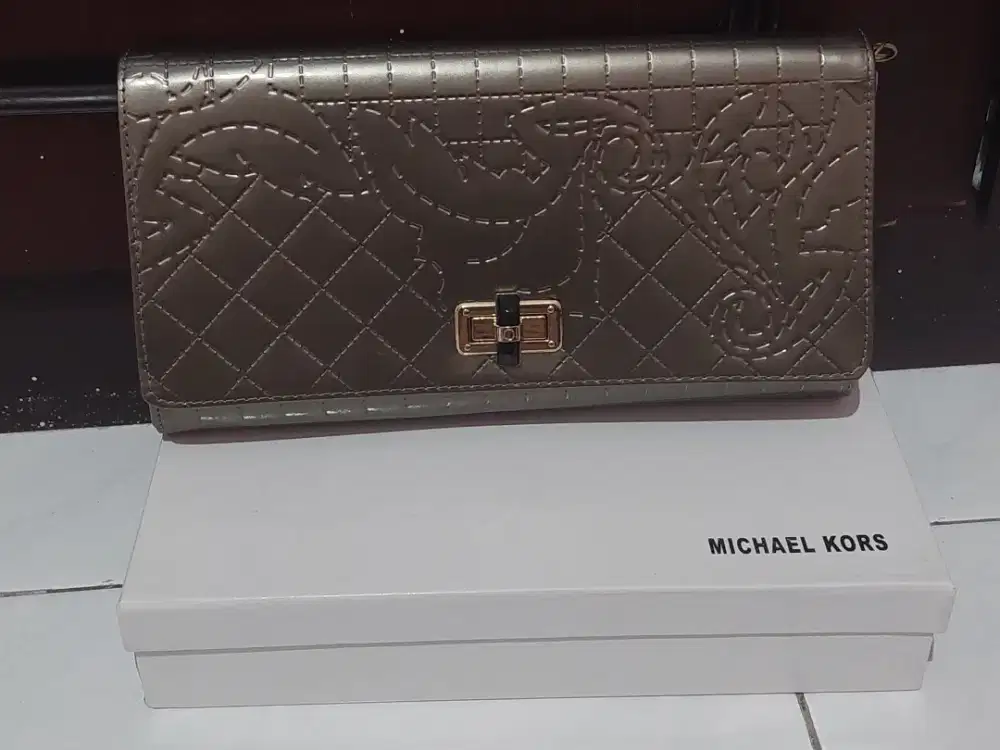 Clutch MK (Michael Kors)