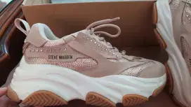 Dijual Sepatu wanita merk STEVE MADDEN