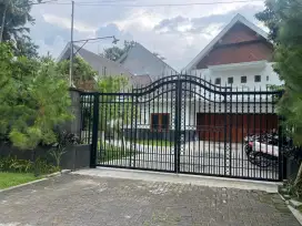 RUMAH KOLONIAL BELANDA JALAN BOULEVARD LUAS 1.097M²