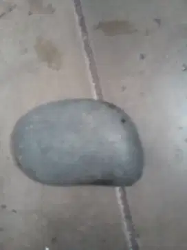 Batu untuk membuat batu aji.