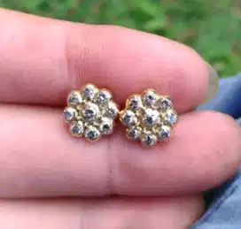 Anting emas 2.2gram kadar 33% mata berlian 0.70carat