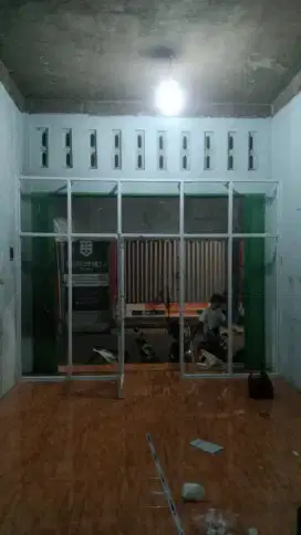 Pintu aluminium dan partisi