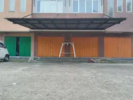 Kanopi baja ringan