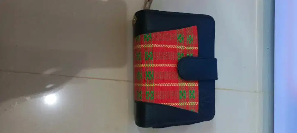 Jual dompet bekas gratis mainan tas rendem