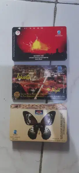 Kartu telepon magnetik jadul kondisi min(blm terpakai)