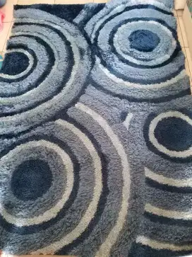 Karpet bulu motif masih bagus